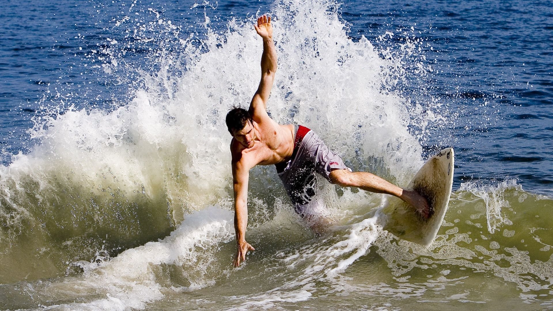 世界杯小组赛最后一轮：法国输给墨西哥仍以小组第一晋级 “算分控场”引争议