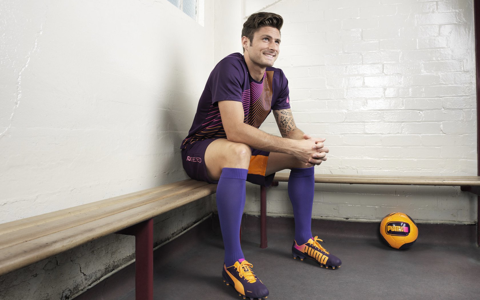 欧冠八强：米兰与那不勒斯“意甲内战” 两回合合计仅进三球