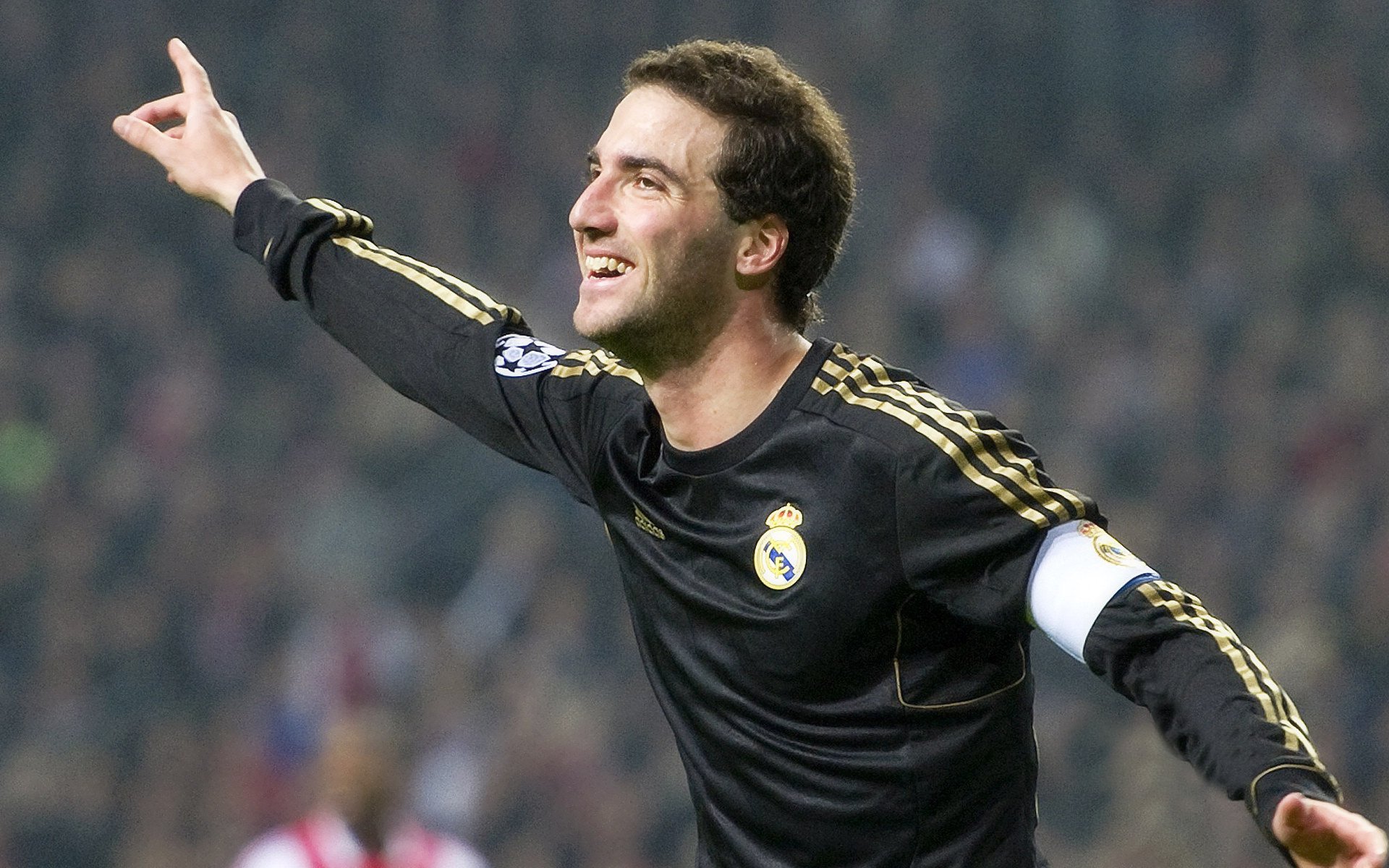 欧冠小组赛:利物浦1比0惊险过关阿森纳 青年枪手临门一脚再成痛点